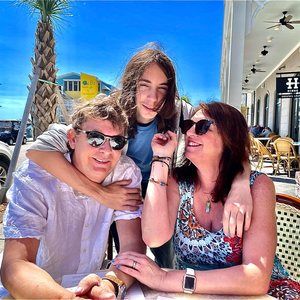 Meet your Posher, Lisa